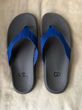 UGG Thong Flip Flop Sandals •size 8